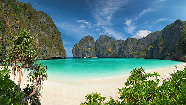 Krabi or Phuket: Complete Comparison to Choose Your Perfect Thai Destination