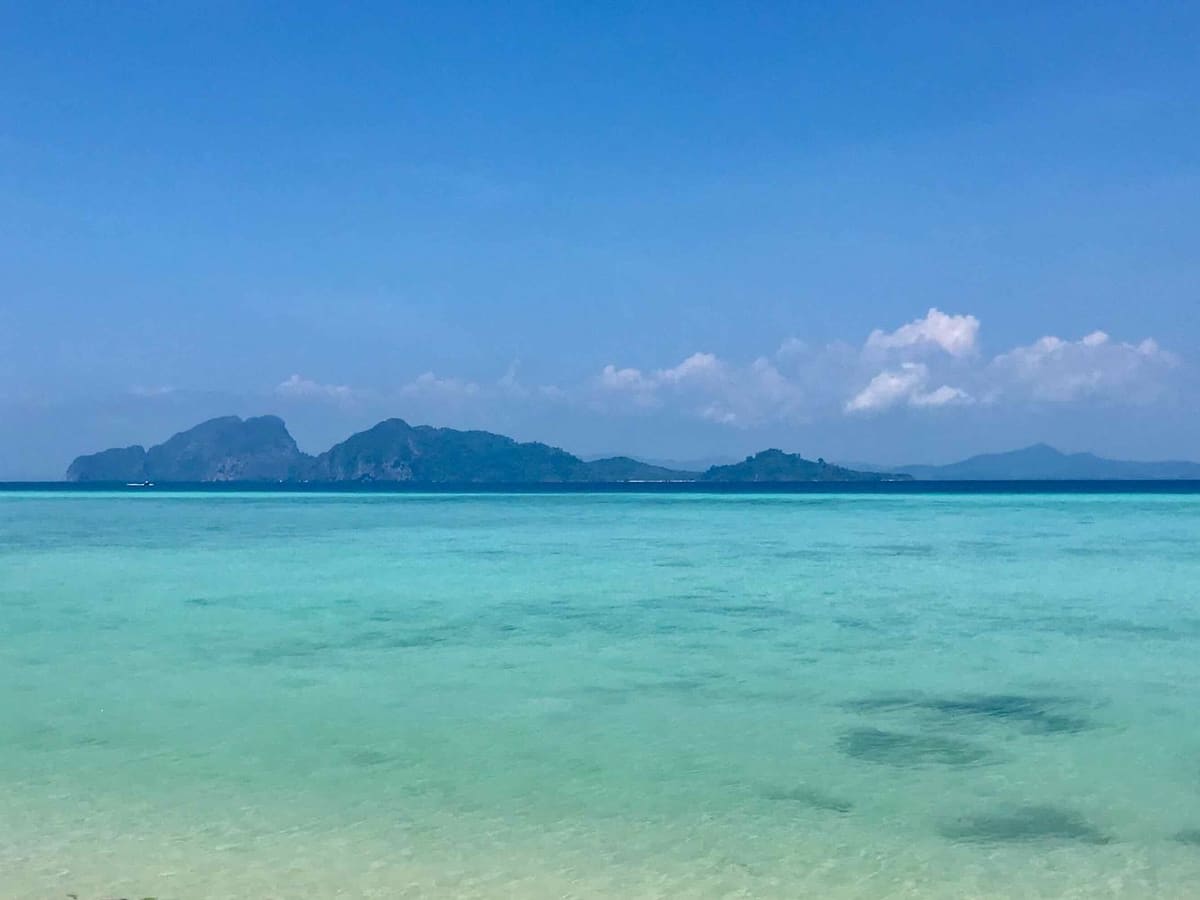 Koh Kradan et Koh Ngai depuis Koh Mook, photo 1